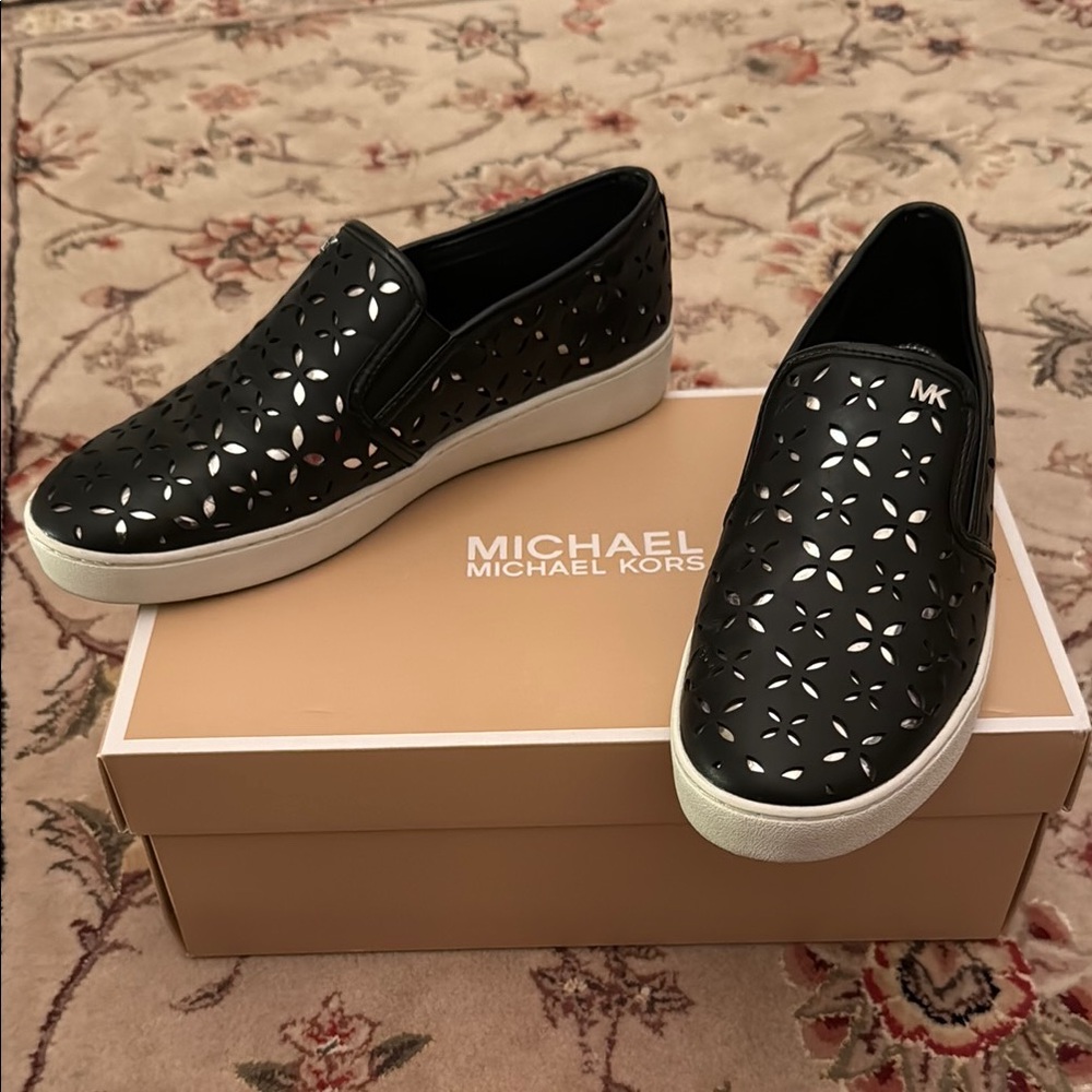 Michael Kors Black Keaton Slip-On Sneakers Leather shoes 8.5 sz 39